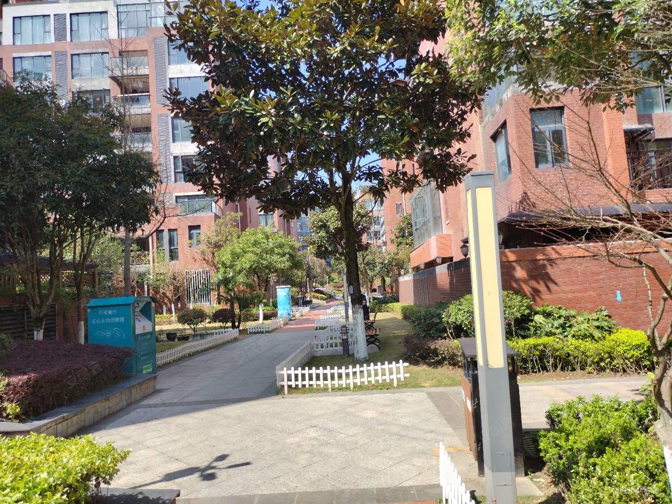 新添寨保利春天花园洋房有入户花园和地下健身房