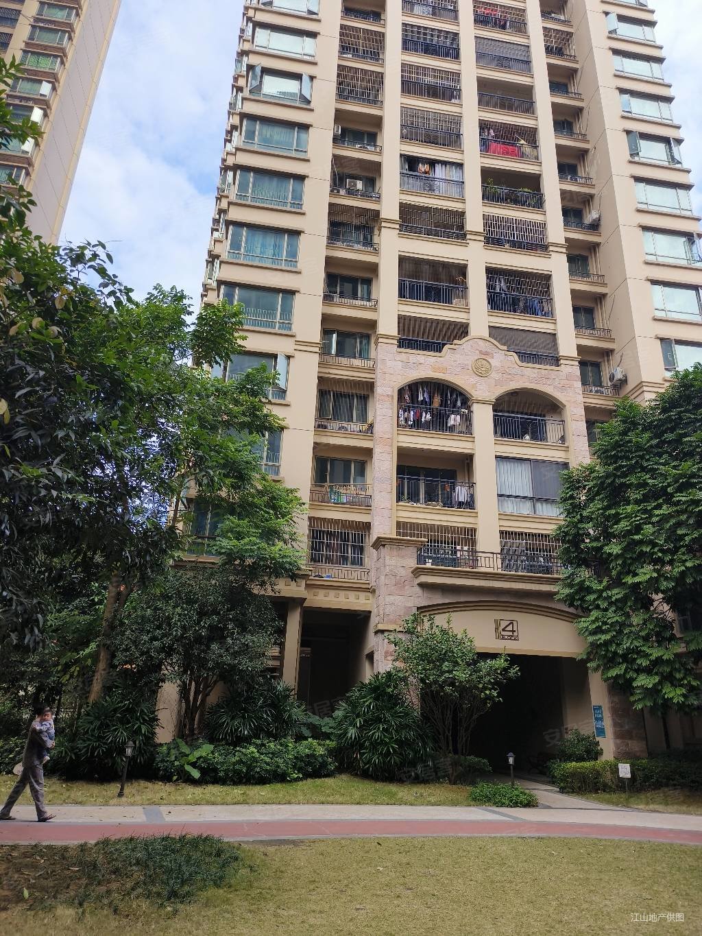 民大地铁口,近邕江,西乡塘 外国语 ,瀚林上筑二手房,100万,4室2厅,2卫