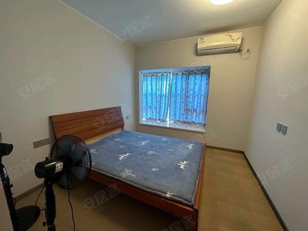 清远清城清城城区时代香海彼岸(清城区)1300元 精装干净3房 万达旁 香海彼岸南区 密码看房出租房源真实图片