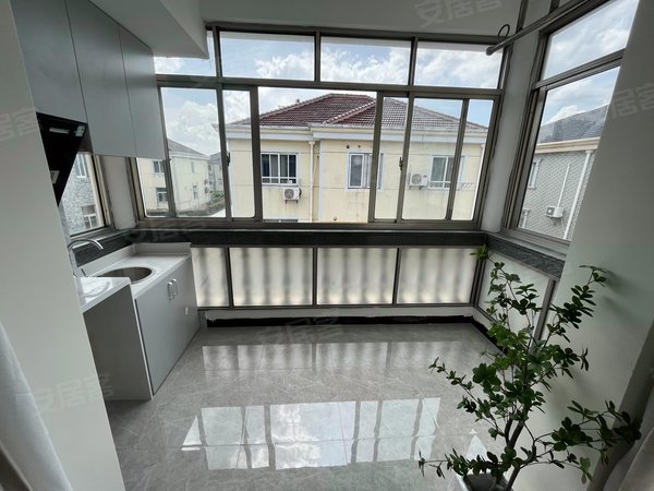 上海青浦赵巷金葫芦新村六区17号地铁站900米全新奶油小生装修风格