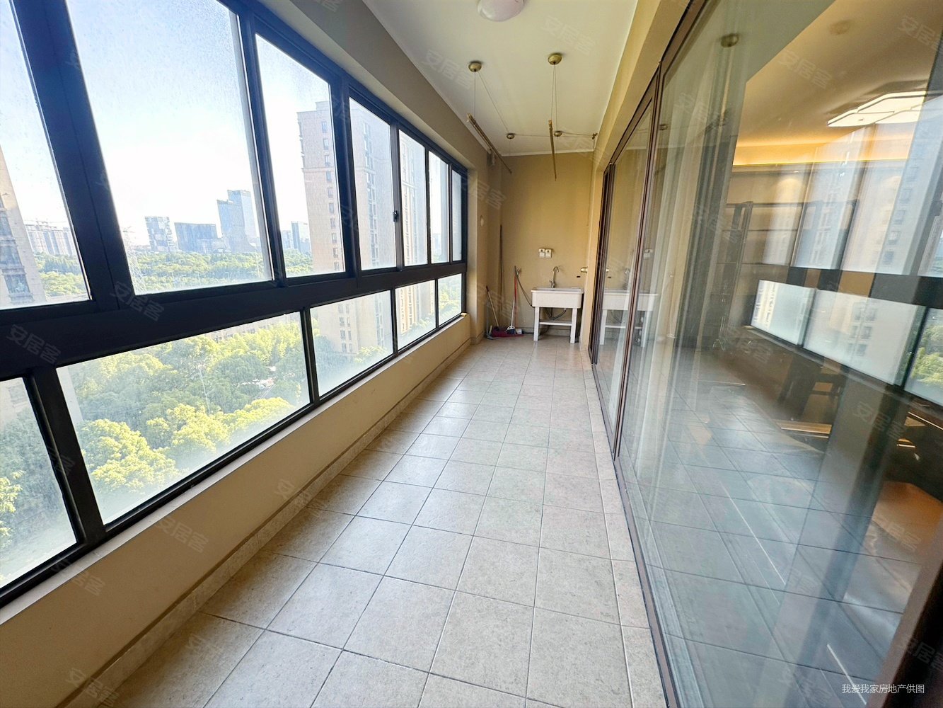 万科玲珑东区,170平大横厅,改善品质小区,中间位置!