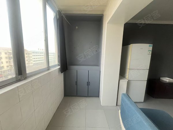 包头青山文化路丰产道一号街坊新上丰产道一号街坊  精装修  家电家具齐全  看房方便出租房源真实图片