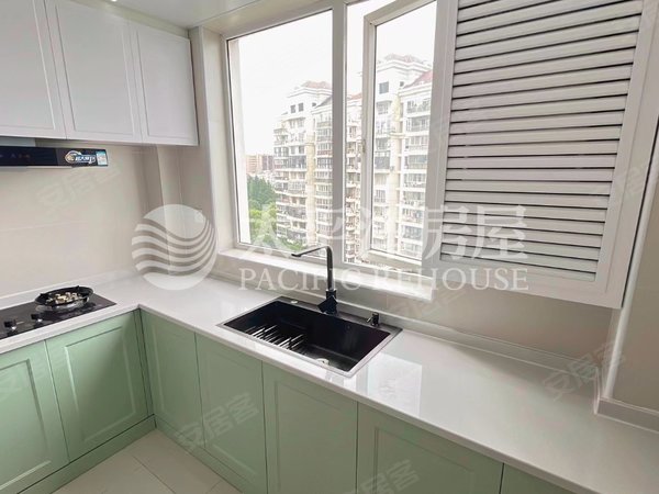 上海黄浦新天地西藏南路1207弄小区近新邻生活站 新天地 豫园 出行8 9