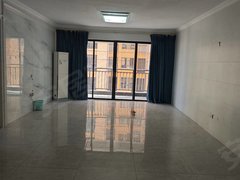 海丰海城海城城区体育馆旁边鑫湖豪庭 电梯小区 精装3房 空房带空调合适工作室出租房源真实图片