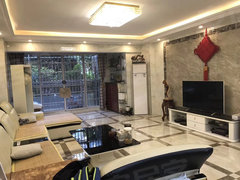 肇庆端州城东市中心 丽湖居1楼有花园 养宠物 4房 精装修 价钱实惠出租房源真实图片