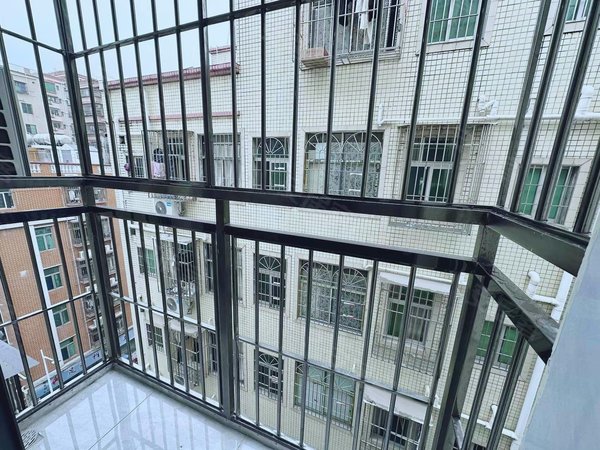 深圳南山西丽新围村南山西丽 新围村 1室1厅1卫 南北通透 电梯房出租