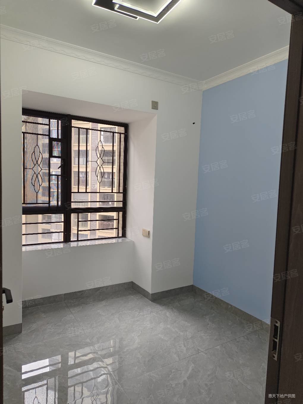 德润天峰南北通透的3房2厅精装修出租