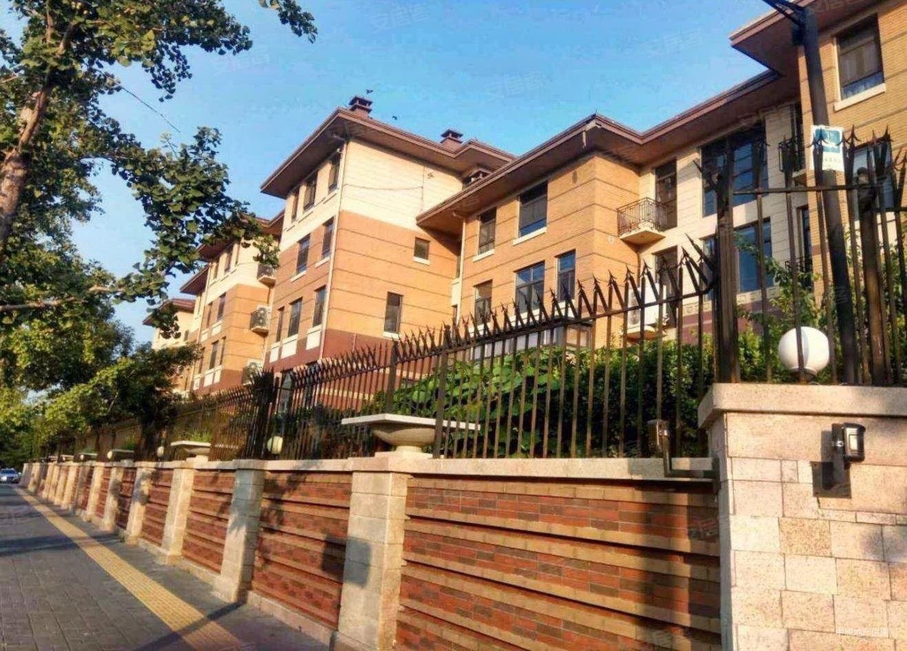 万城华府中心位置联排别墅地三层地下一层