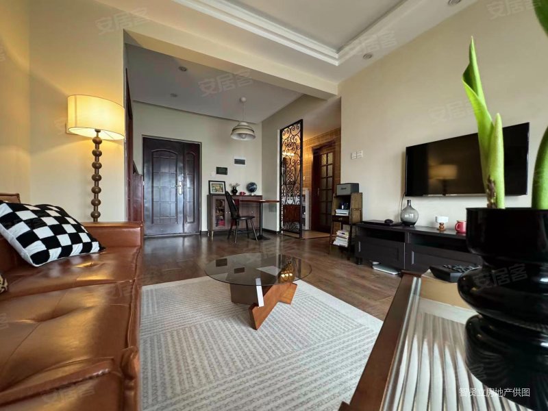 成都房产网>成都二手房>高新区二手房>远大二手房>锐力领峰>800_600