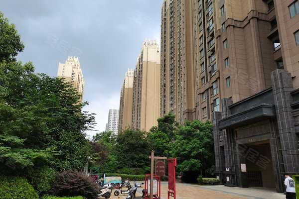 万达华府(西区)