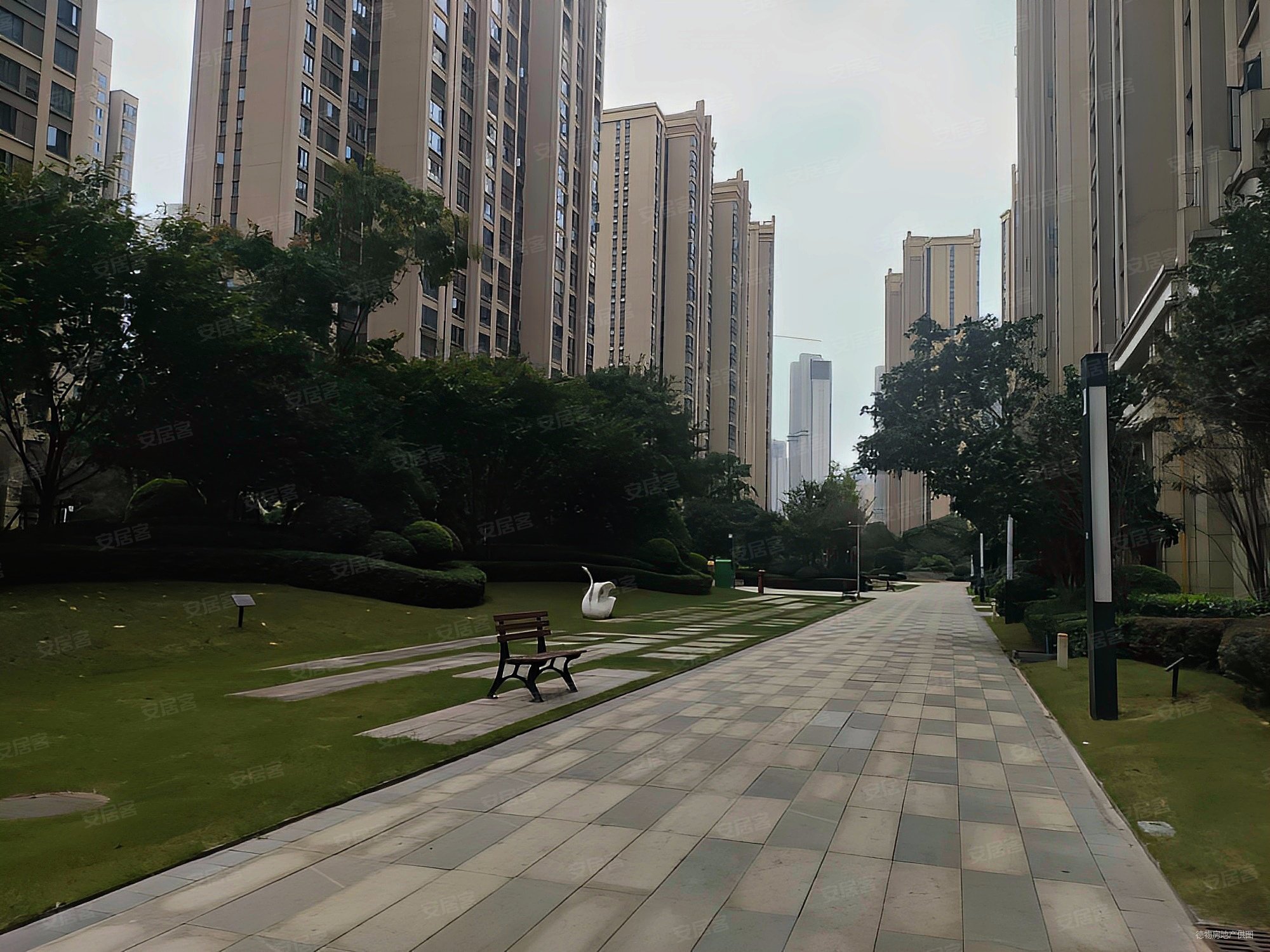 阳光城尚东湾4室2厅3卫143.61㎡南北165万