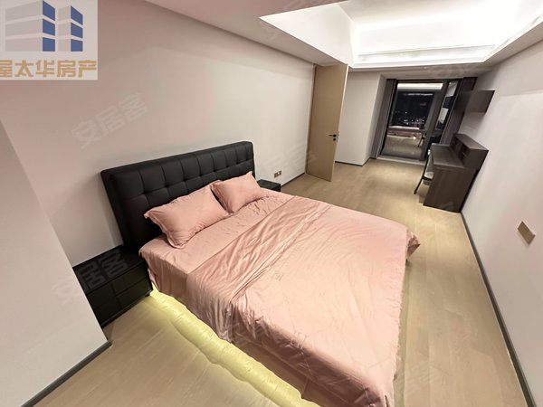 苏州工业园湖东中海星湖ONE实拍 星湖ONE 湖景大1居 全新未住人 定制家具有车位!!出租房源真实图片