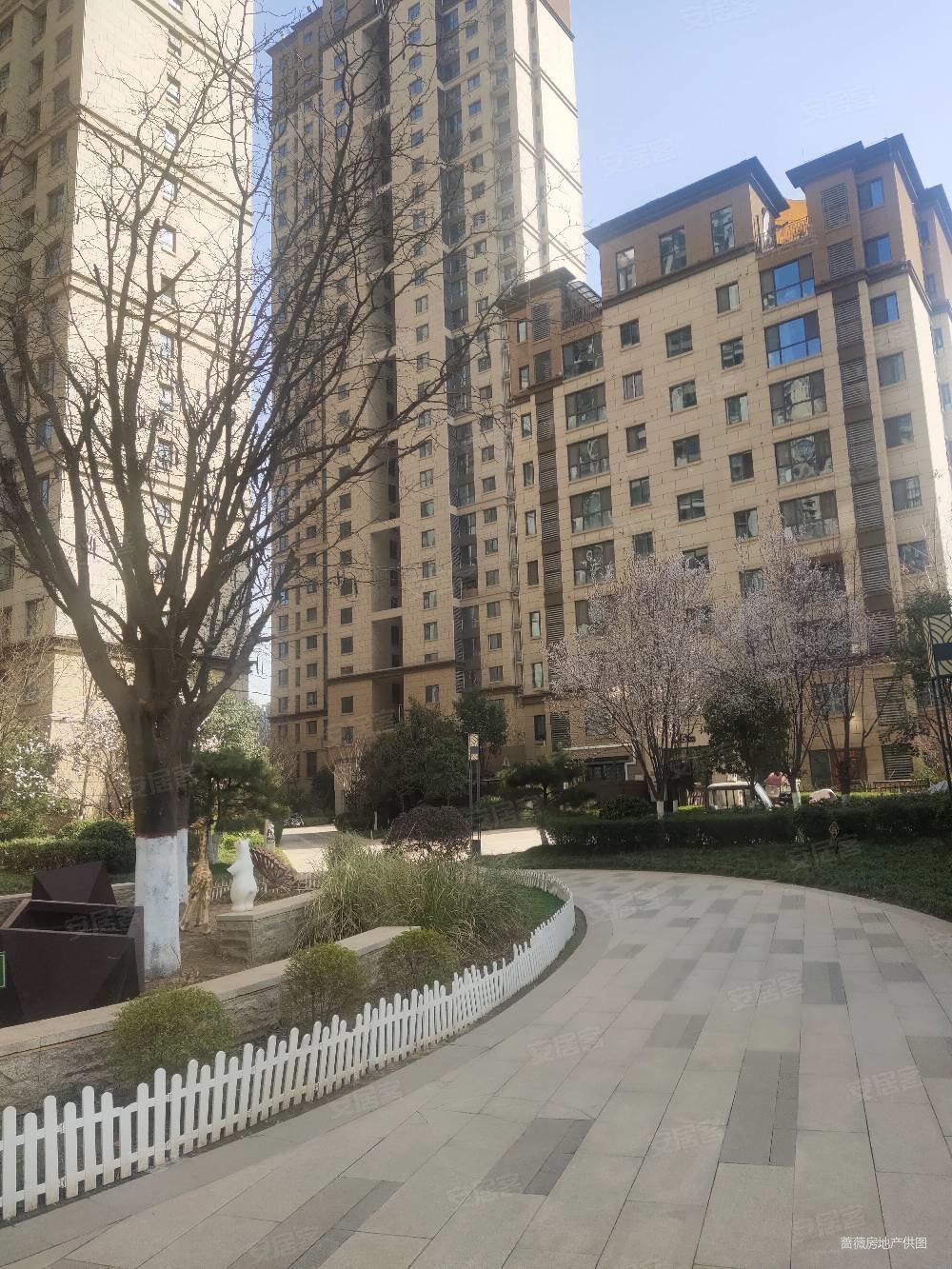 西安房产网>西安二手房>高新区二手房>陕西大会堂二手房>金泰新理城>