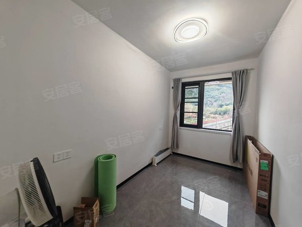 金华东阳横店明都星耀城演员公会旁，东边套四房，有车位，包物业出租房源真实图片