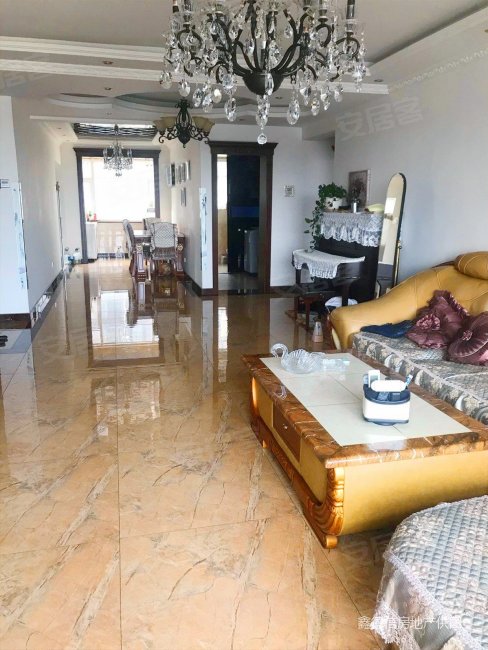 一品红城一二期长久路361号3室2厅2卫15014平