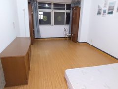 青岛市北威海路华阳路1室1卫南装修双气简单家具厨具热1200元月出租房源真实图片