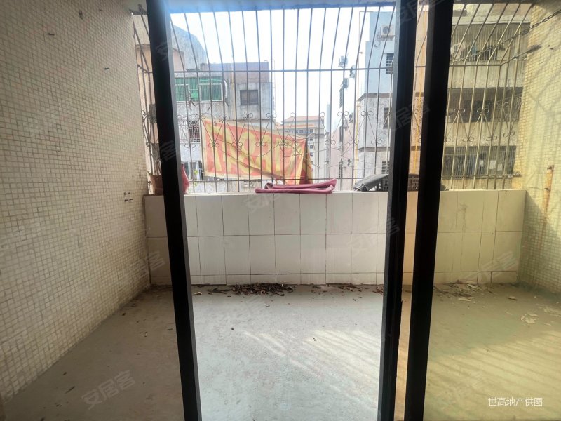 价格可以大刀 新上万科旁,中心 旁,4大商圈包围红本房3房,长安长盛