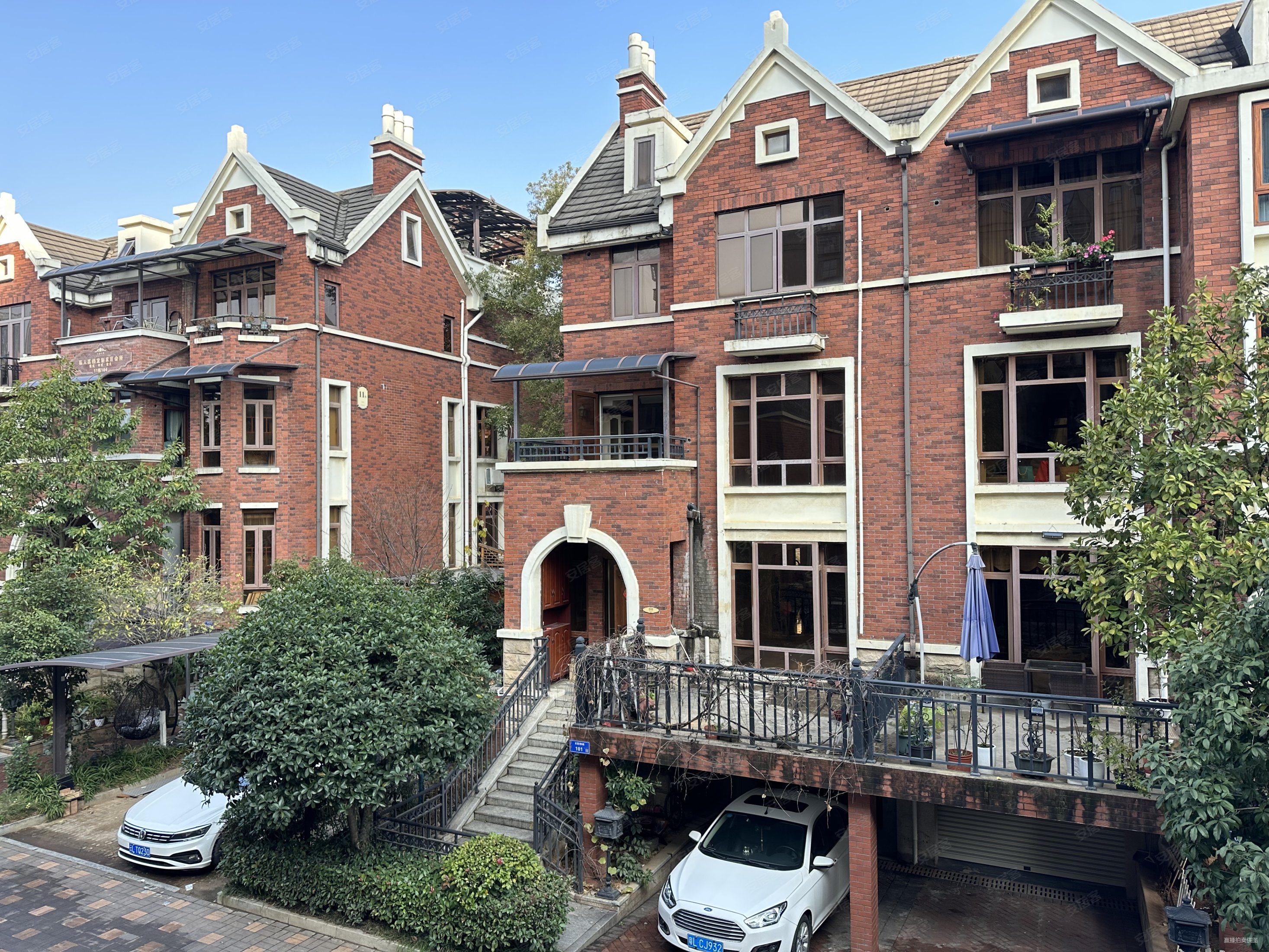 红墅湾(别墅)6室2厅4卫304.77㎡南北750万