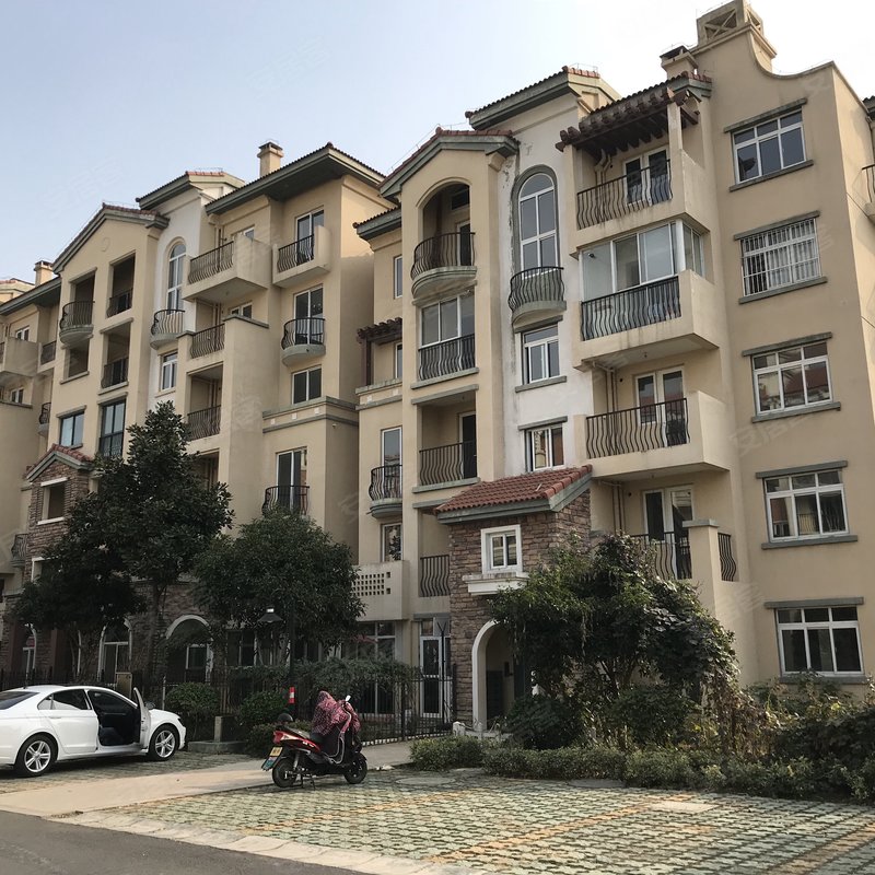 碧桂园滨湖城凤栖湖畔苑