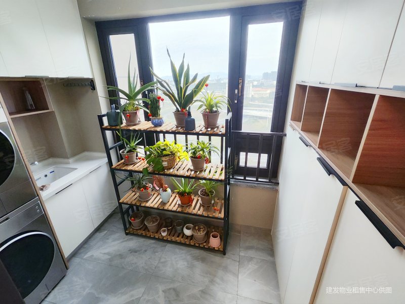 集美外国语  ,建发央著自住3房,二次精装全新,布局明朗清爽