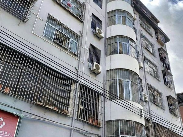 深圳龙岗坂田杨美村杨美村 2室1厅1卫 配套齐全 电梯房 南北通透出租