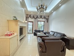 深圳龙岗万科城急租，地铁口别墅，住家，带私家车位出租房源真实图片