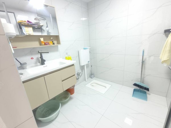 弥勒新世界佛城广场湖景御翠园生态园旁小高层精装带家具家电低价出租拎包入住第一次出租可以出租房源真实图片