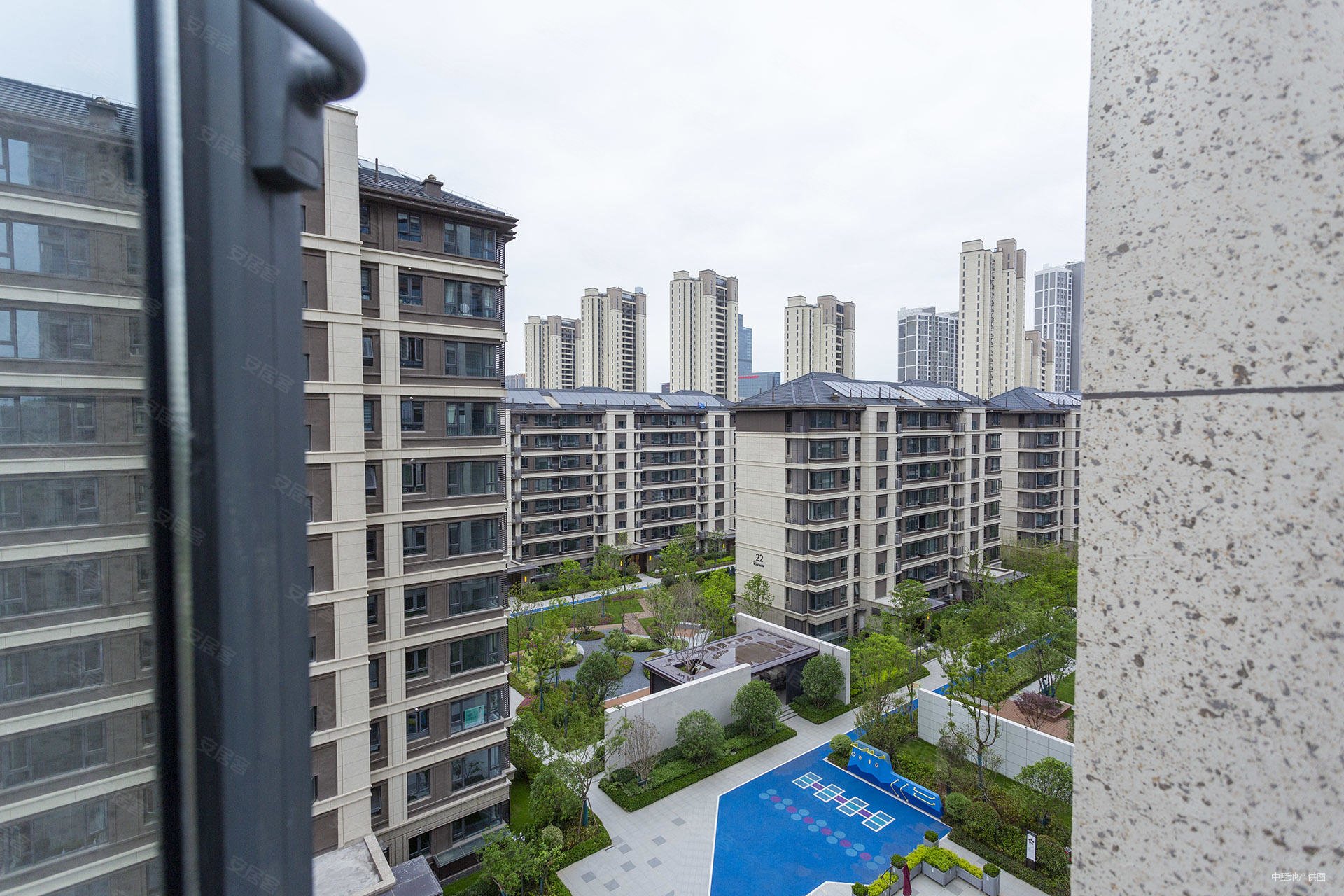 公园万象4室2厅2卫118.16㎡南北268万