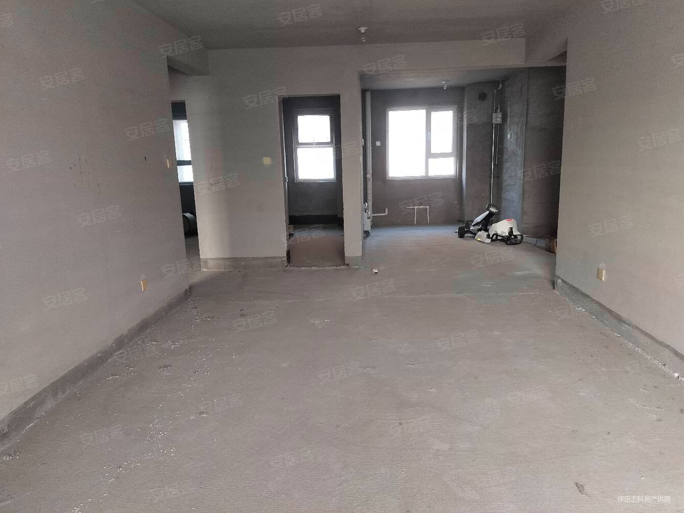 荣联天下城(北区)3室2厅2卫141.1㎡南北86万