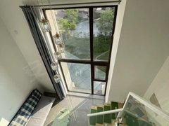 唐山路北远洋城(单身独居好房)青龙湖LOFT 上下两层 实际面积60多平出租房源真实图片