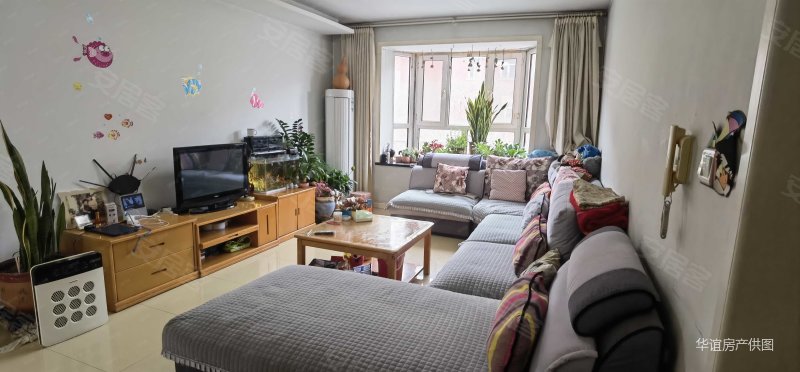 富城花园文化东路23号3室2厅1卫9751平方米