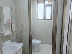 庆阳西峰西峰城区万辉国际 四居室 空房出租 可配家具 诚心出租 随时看房出租房源真实图片