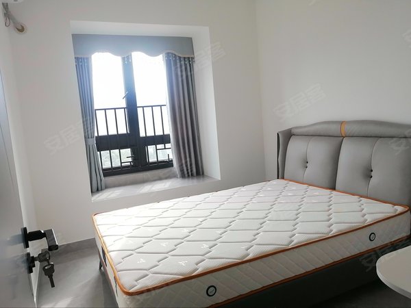 深圳大鹏新区大鹏保利香槟苑保利香槟苑3室2厅,精装家私电齐全,房子