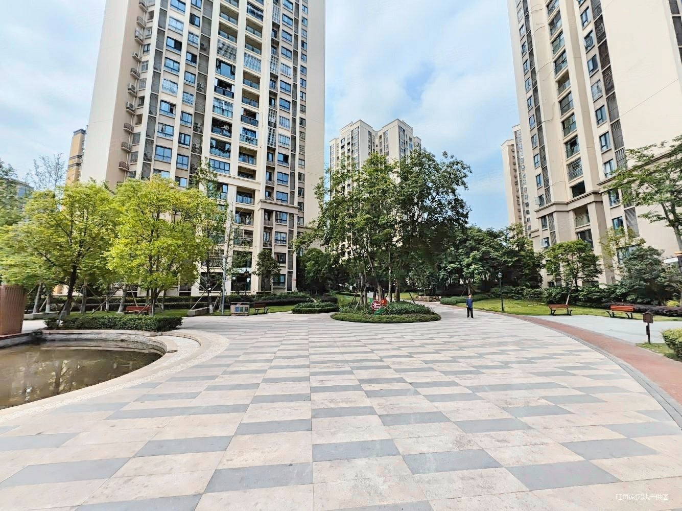 荣润誉峰3室2厅1卫82㎡南48万