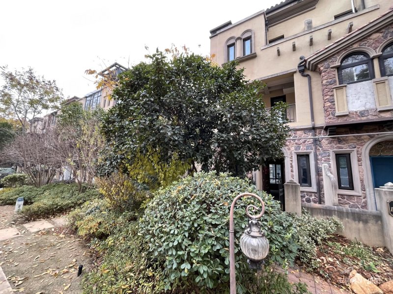 珑璟轩(别墅)4室2厅2卫100㎡南150万