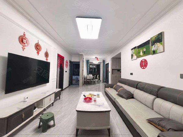 重庆潼南潼南城区俊豪潼樾府江北隆鑫附近,精装洋房,领包入住,家具