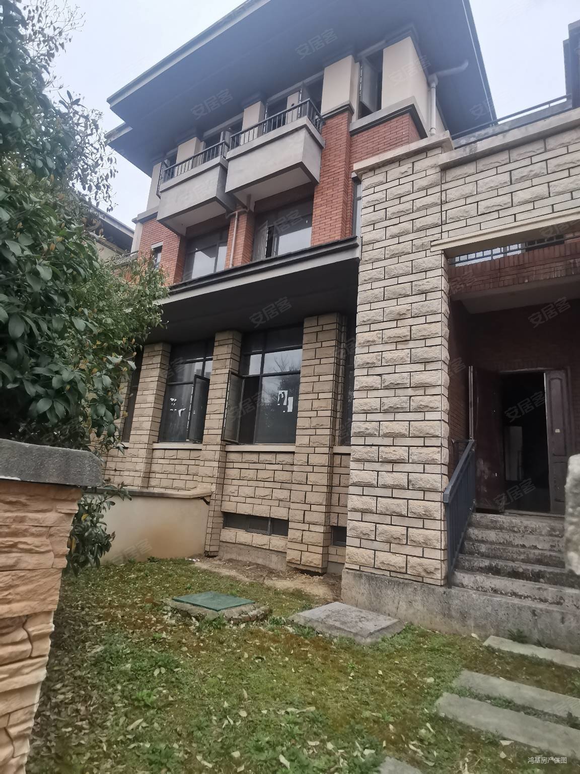 三期联排别墅 房东210会卖 赠送3露台 随时看房,银亿上尚城(三期别墅)