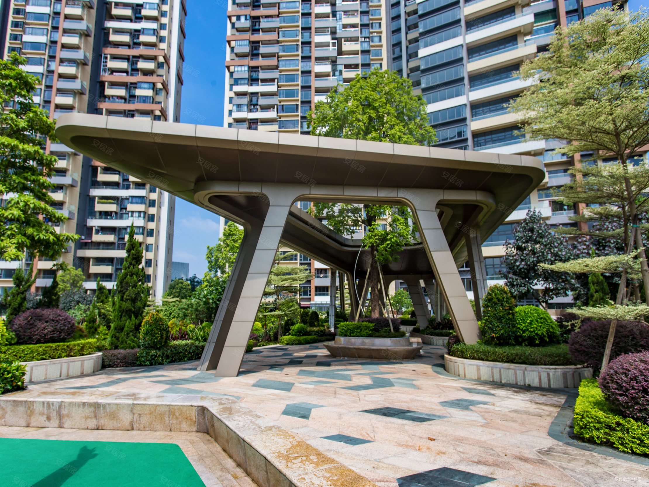 奕翠园4室2厅3卫208.25㎡南北415万