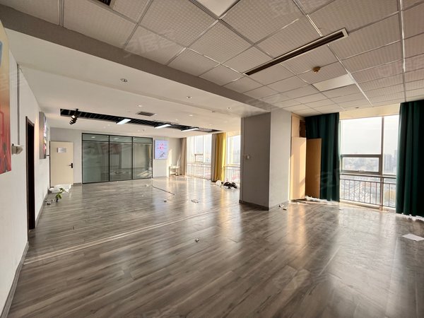 【多图】万达泰华近(东盛广场)全新装修大门脸(功能间齐全)好停车!