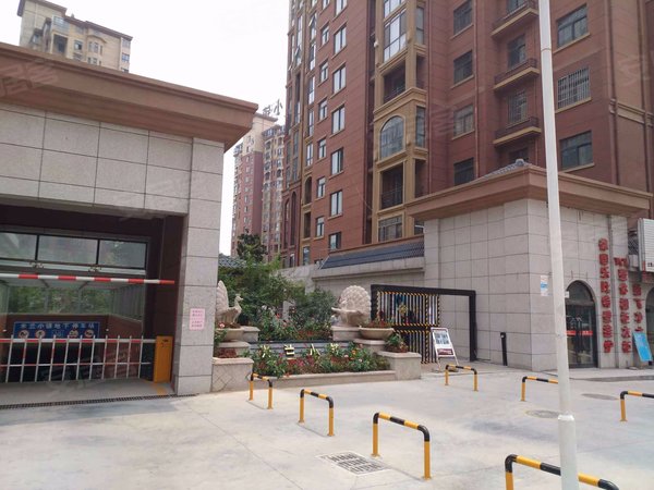 郑州小区 新郑小区 新郑城区小区 米兰小镇实景图 1/ 12  &