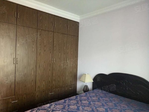 东方悦居 近8号线 一室一厅近地铁 设施齐全 房屋整洁干净