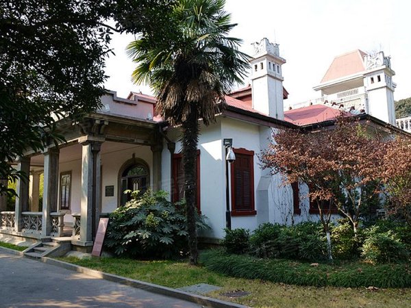 上海小区 长宁小区 西郊公园小区 绿谷别墅 实景图 1/ 30  &