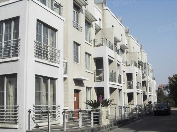 上海小区 松江小区 松江新城小区 复地翠堤苑(别墅) 实景图 1/ 22 &