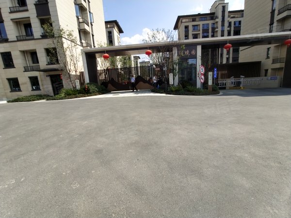 湖州小区 安吉县小区 递铺小区 银亿朗境实景图 1/ 21  