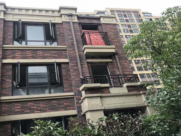 首创旭辉城一期别墅