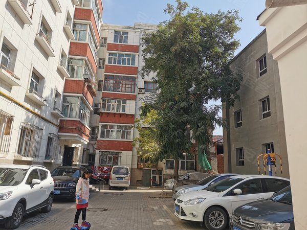 和田一街2号居民楼