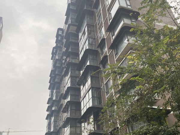 绵阳小区 江油市小区 太平镇小区 香港名城实景图 1/ 12  