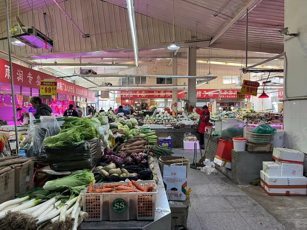 商务港河西平泉道菜市场内摊位出租无转让费