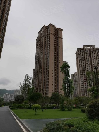 綦江大型小区康德城精装三房 风格独特 钥匙在手