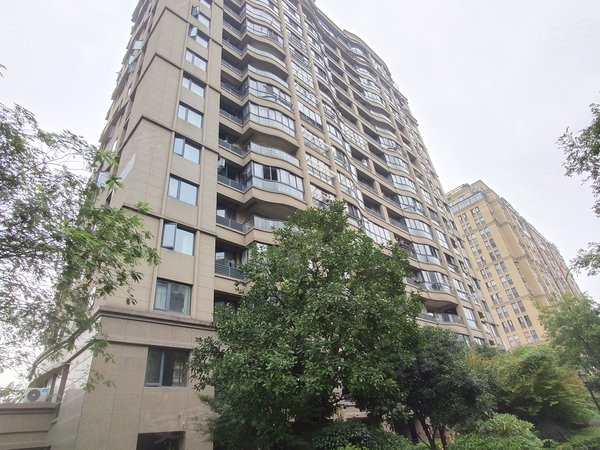 湖州小区 德清小区 德清市区小区 溪山美墅实景图 1/ 17  &